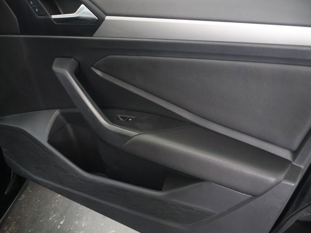 Used 2021 Volkswagen Jetta SE w/ SE Cold Weather Package image 12