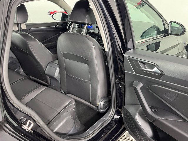 Used 2024 Volkswagen Jetta SE FWD image 25