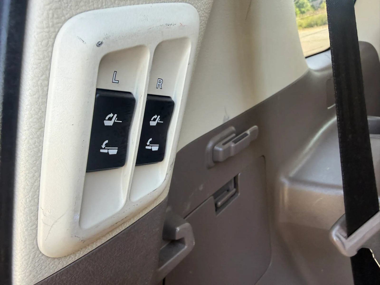 Used 2010 Lexus GX 460 AWD/4WD image 32
