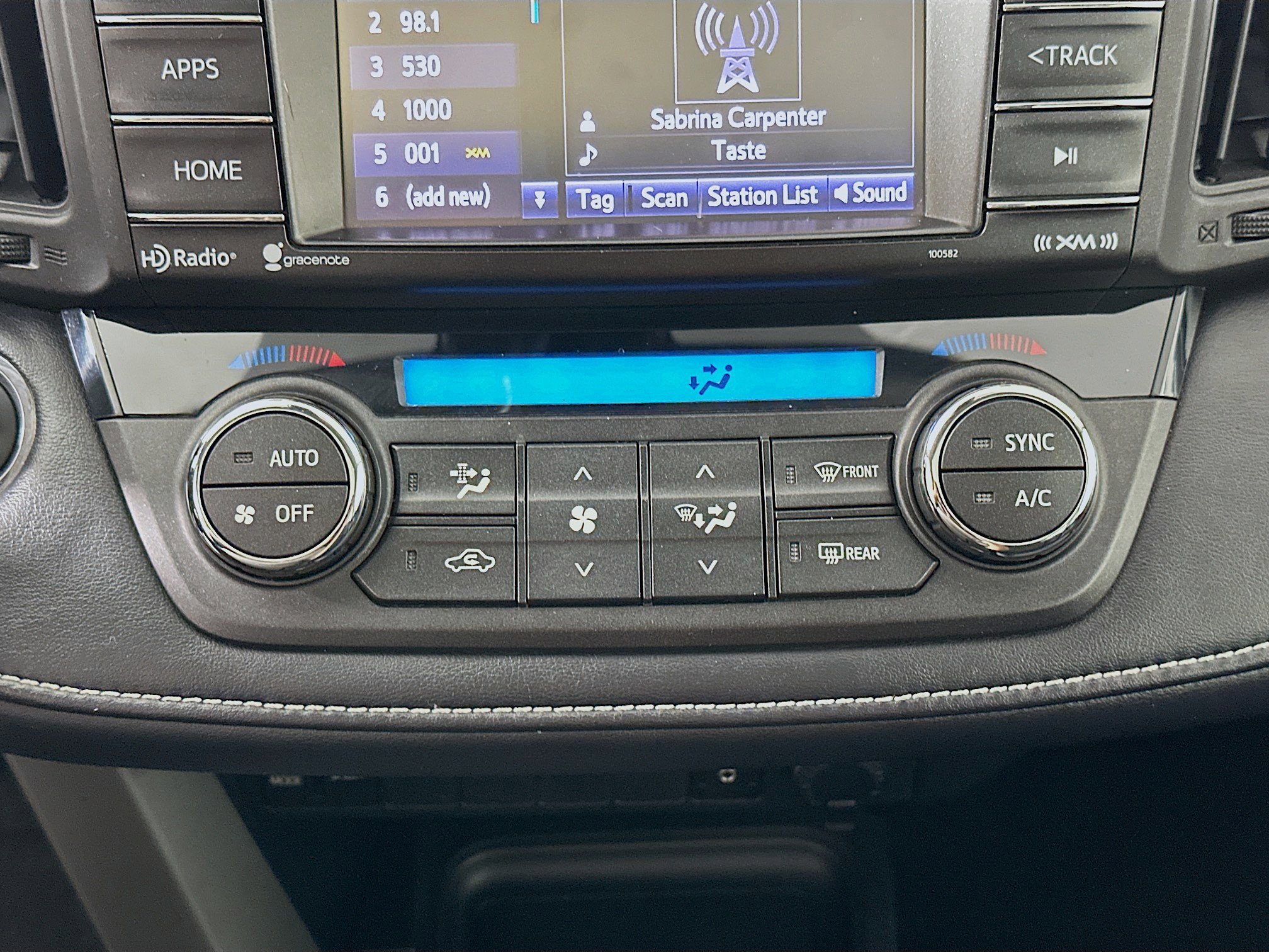 Used 2018 Toyota RAV4 XLE image 22
