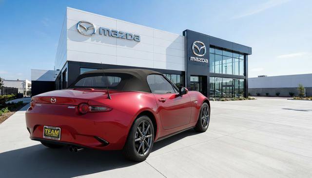 New 2025 MAZDA MX-5 Miata Grand Touring w/ Appearance Package image 3