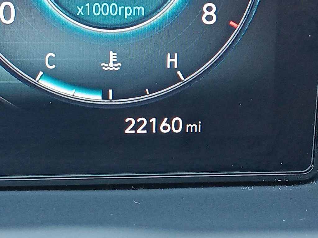 Used 2022 Hyundai Tucson Limited w/ Cargo Package image 16