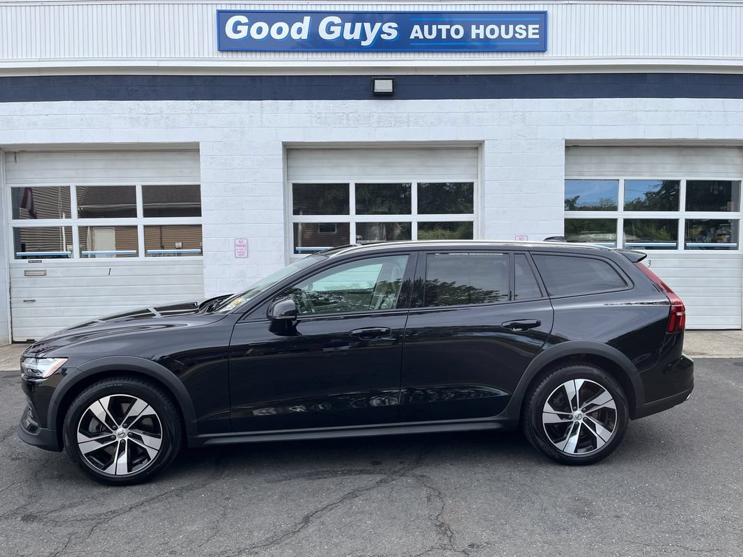 Used 2022 Volvo V60 T5 Cross Country