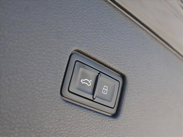 Used 2022 Audi Q8 Premium Plus AWD/4WD image 7