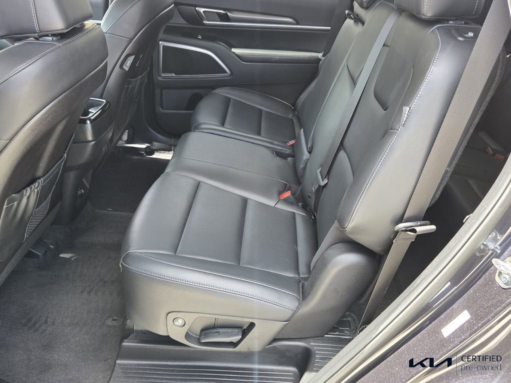 Certified 2025 Kia Telluride LX FWD image 12