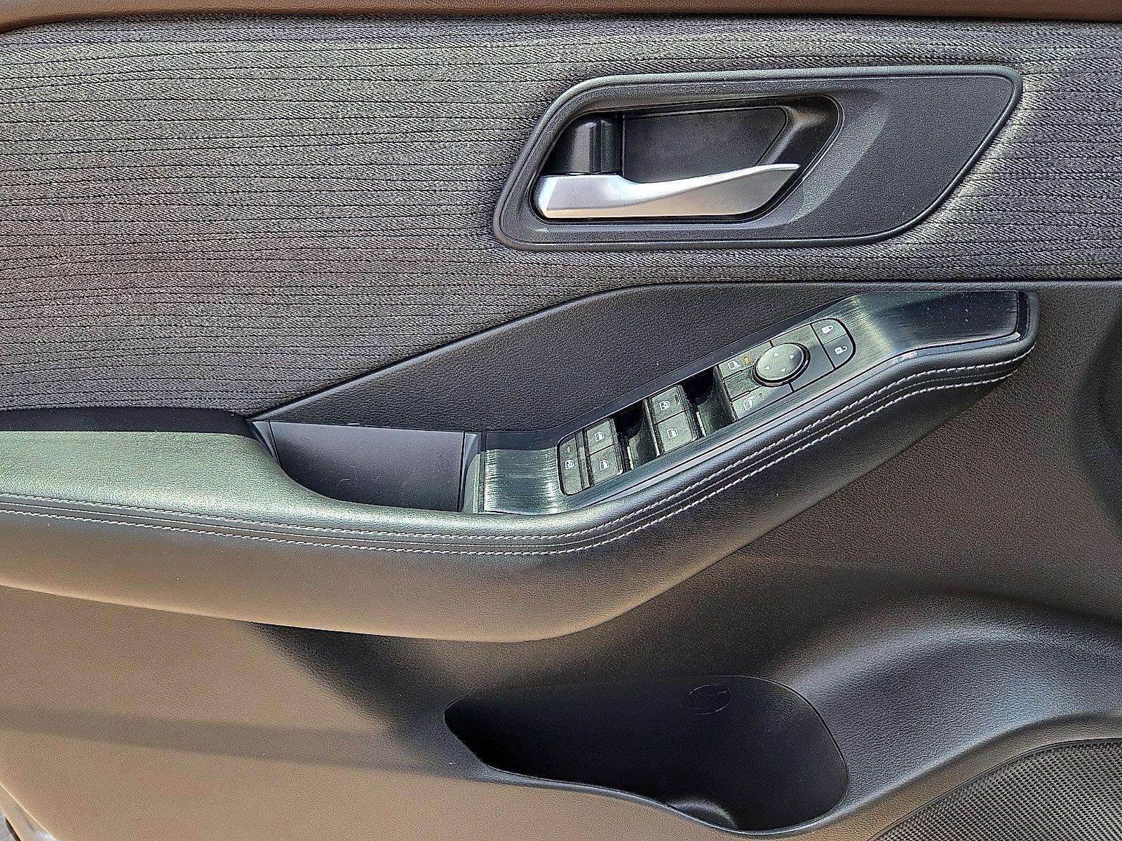 Used 2023 Nissan Rogue SV FWD image 20