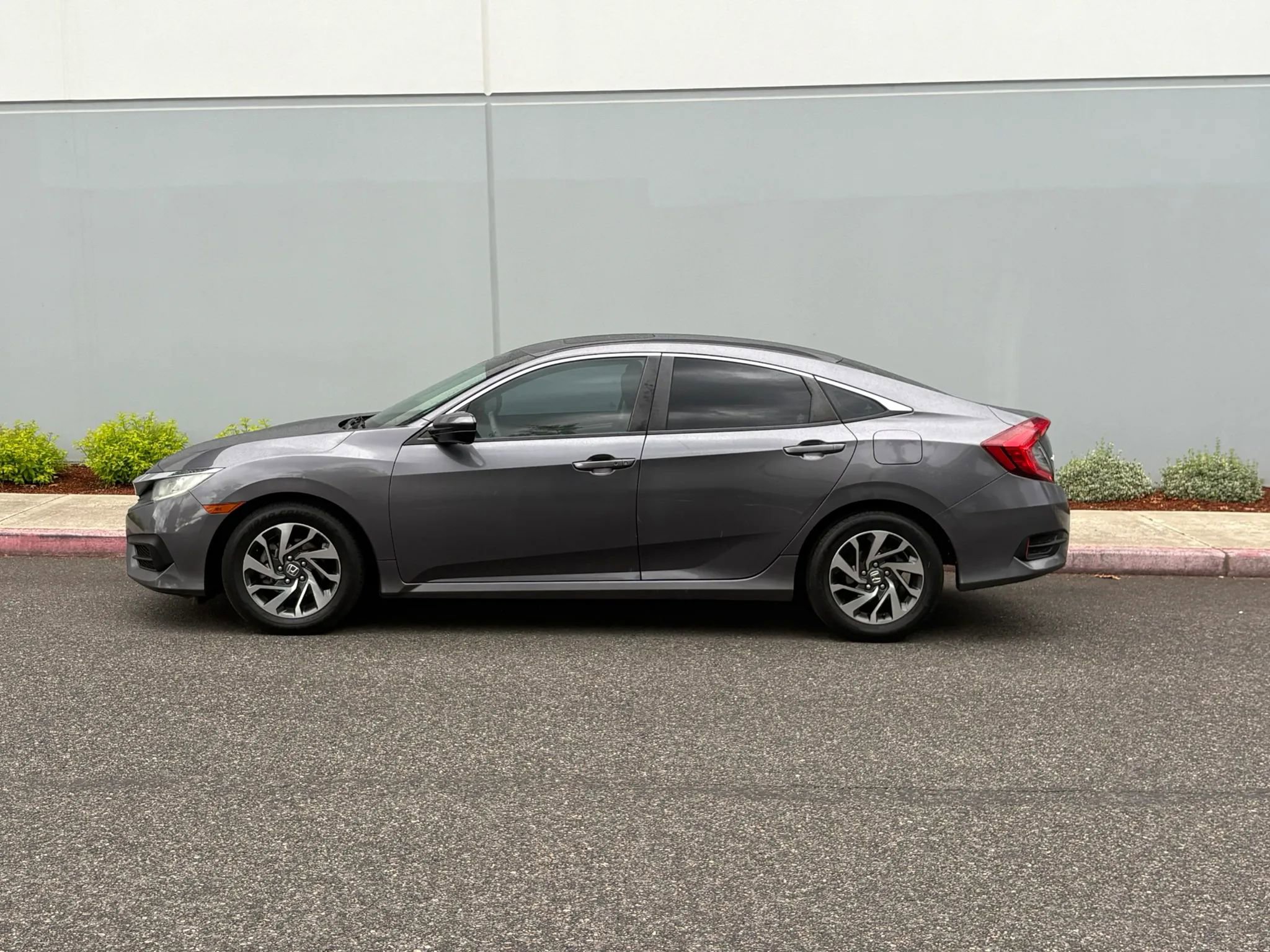 Used 2016 Honda Civic EX image 3