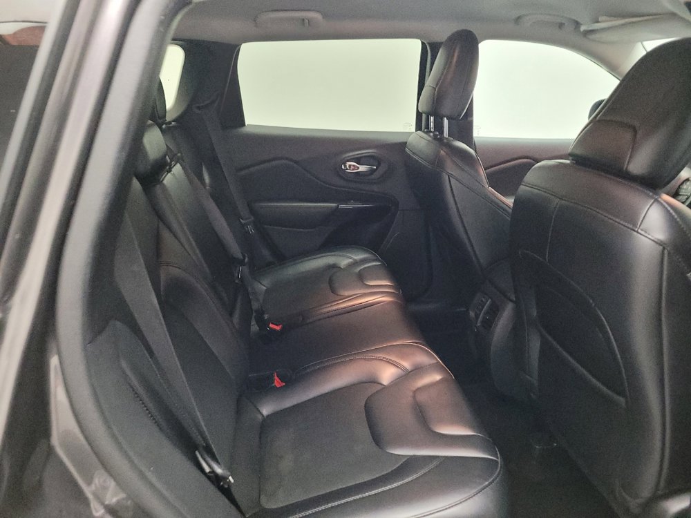 Used 2020 Jeep Cherokee Latitude Plus AWD/4WD image 19