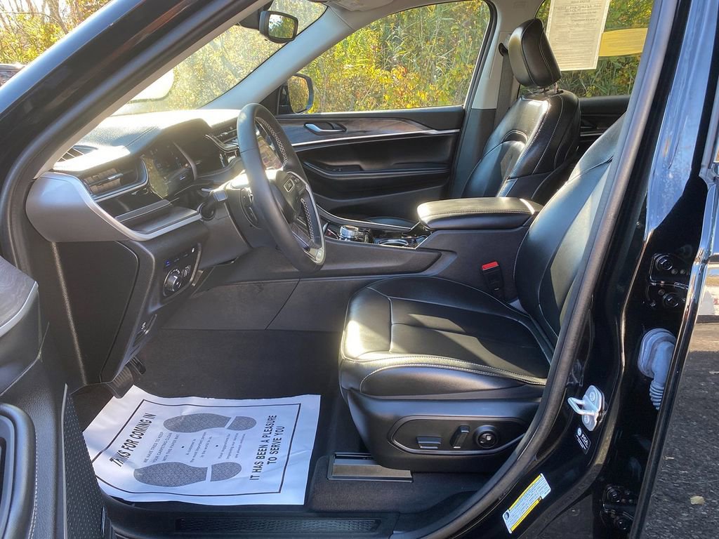 Used 2023 Jeep Grand Cherokee 4WD 4xe image 12