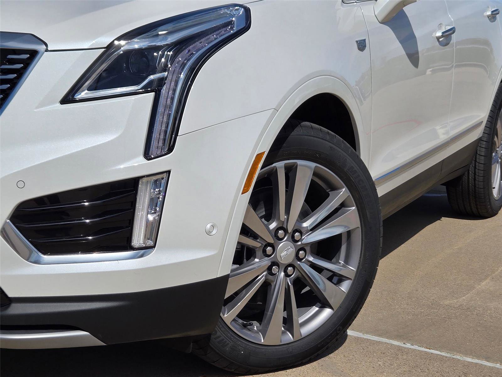 New 2026 Cadillac XT5 Premium Luxury w/ Driver Assist Package AWD/4WD image 7