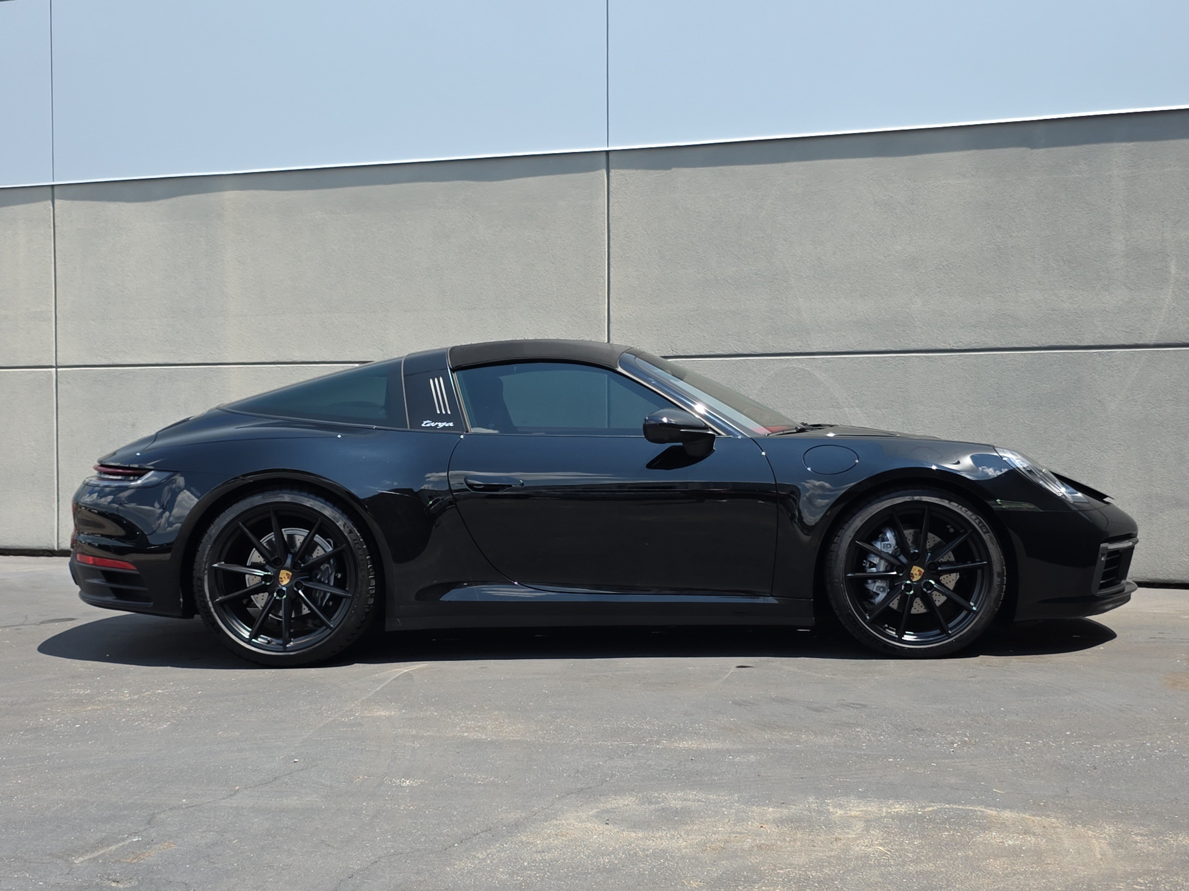 Certified 2024 Porsche 911 Targa 4 AWD/4WD image 8