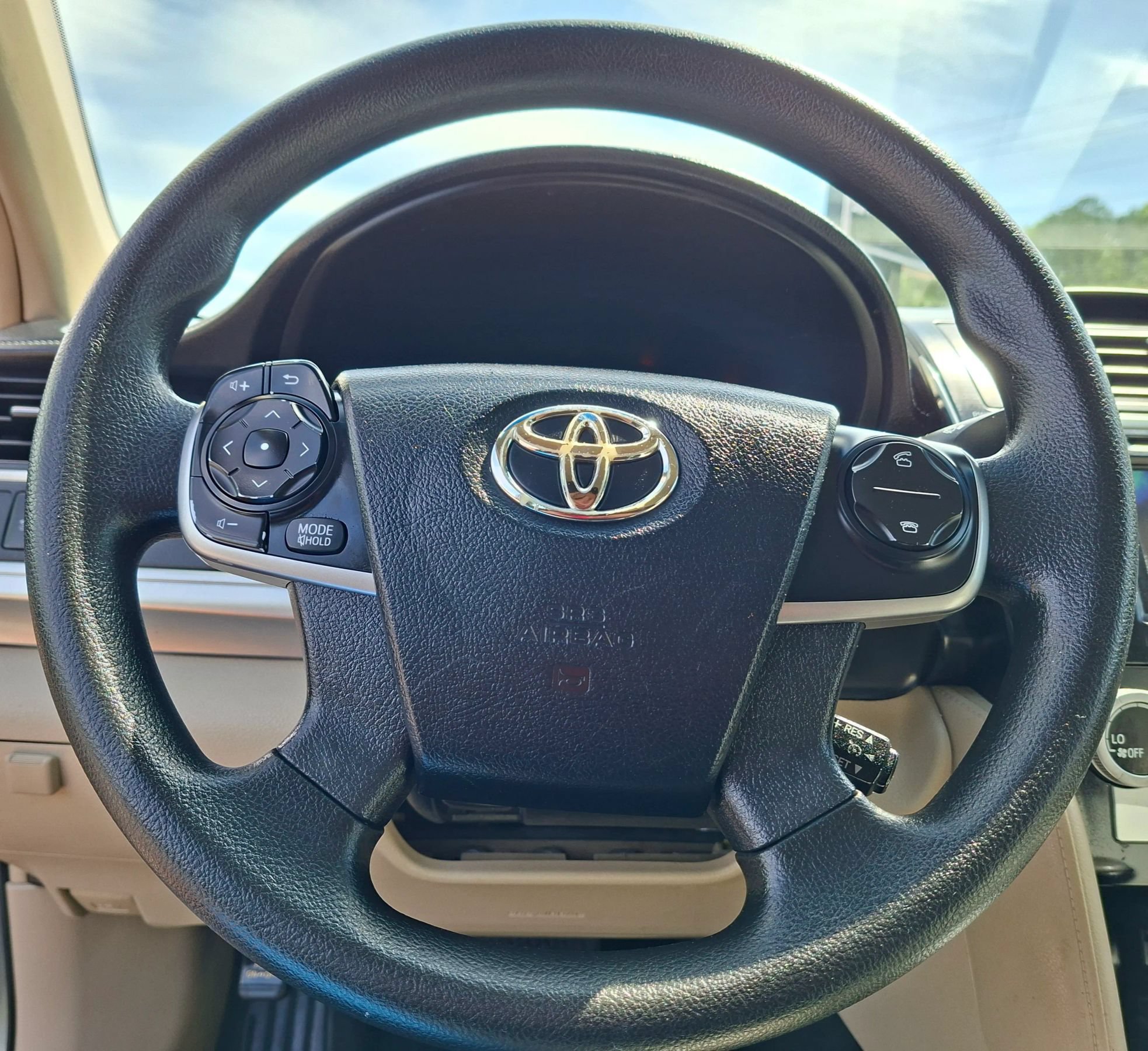 Used 2012 Toyota Camry LE FWD image 16