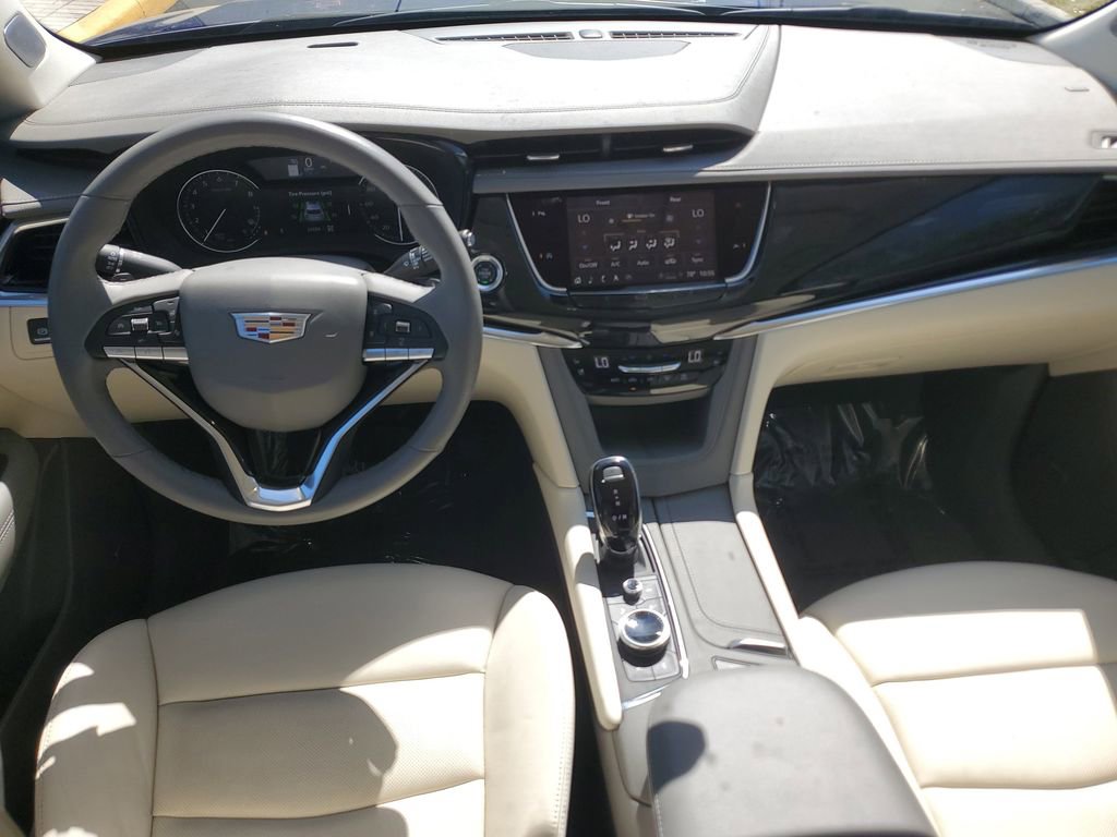 Used 2024 Cadillac XT6 Premium Luxury AWD/4WD image 17