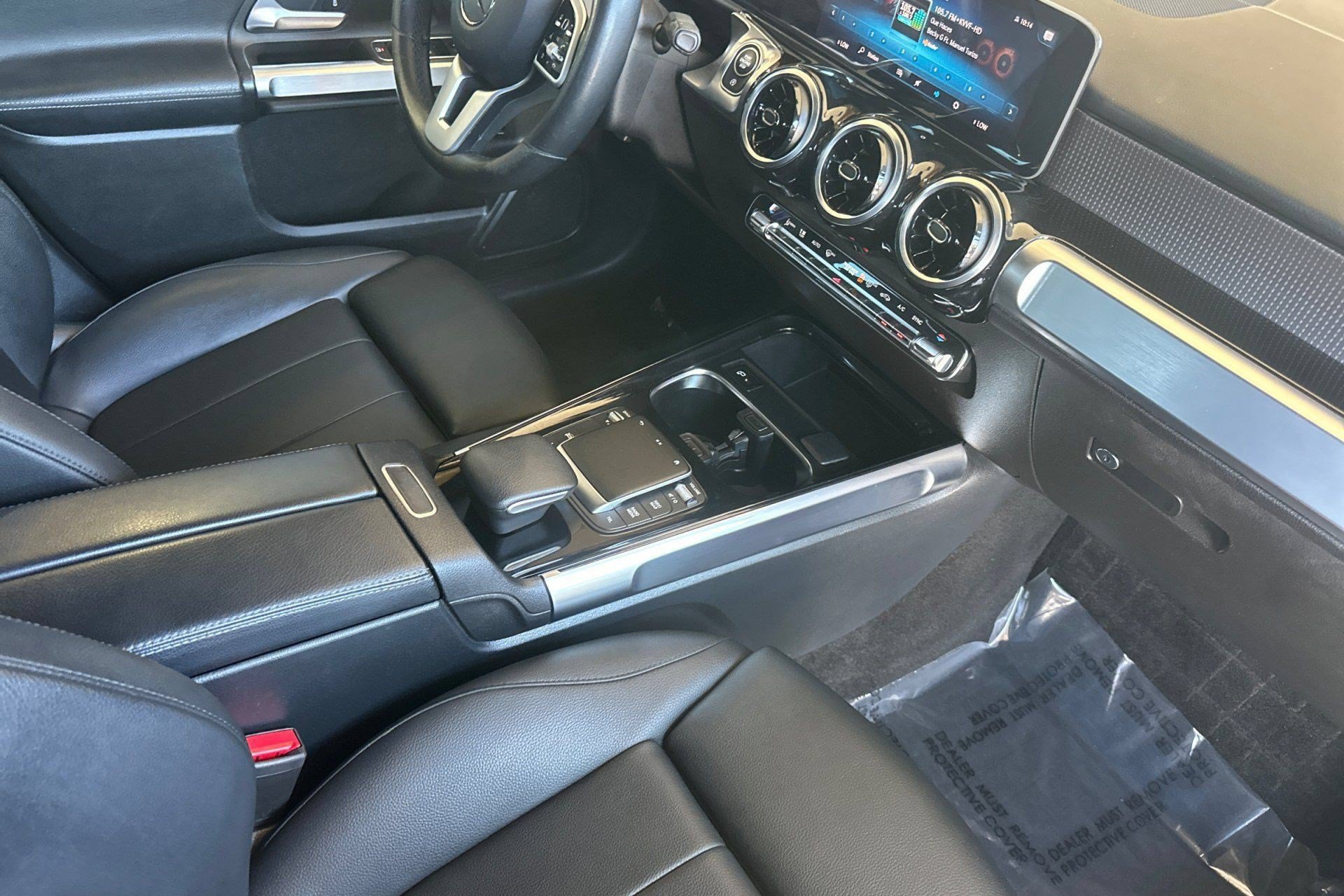 Used 2021 Mercedes-Benz GLB 250 4MATIC image 33
