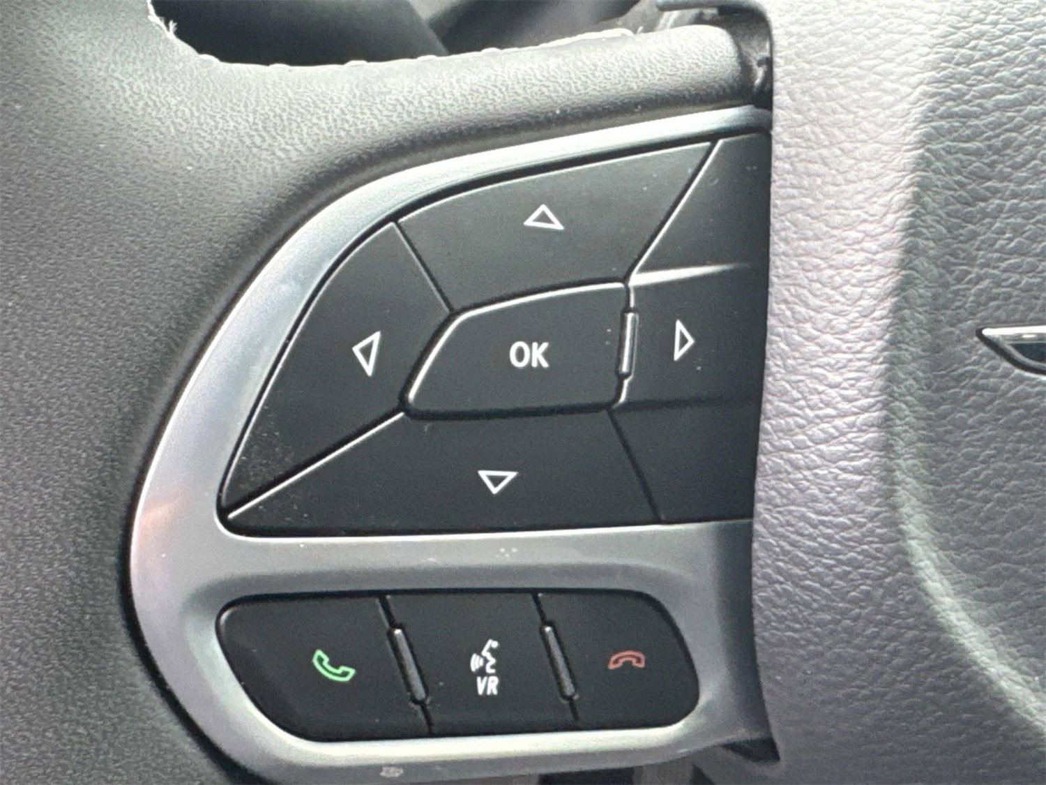 New 2025 Chrysler Pacifica Select image 31