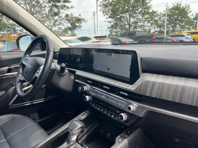Certified 2024 Kia Telluride EX w/ EX Captain's Chair Package AWD/4WD image 42
