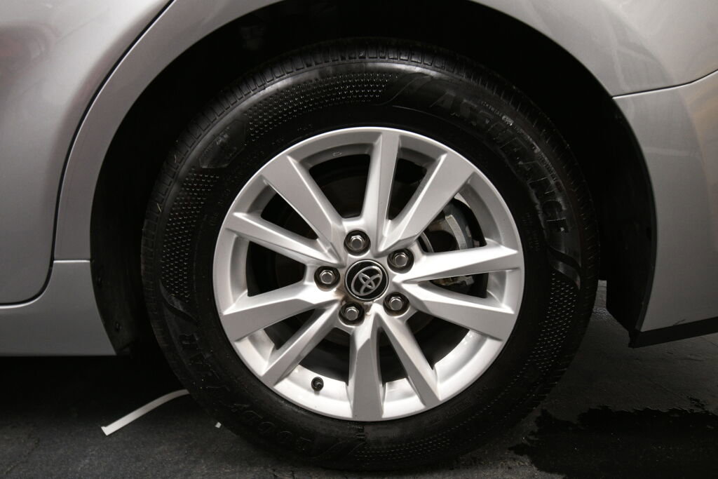 Certified 2025 Toyota Camry LE image 30