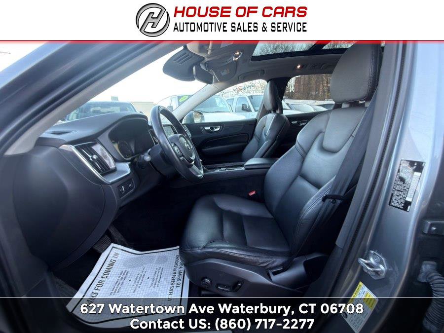 Used 2018 Volvo XC60 T5 Momentum w/ Vision Package image 19