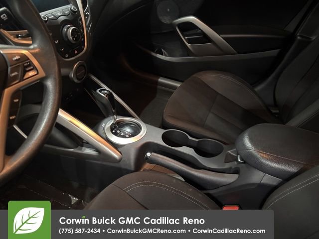 Used 2016 Hyundai Veloster FWD image 14