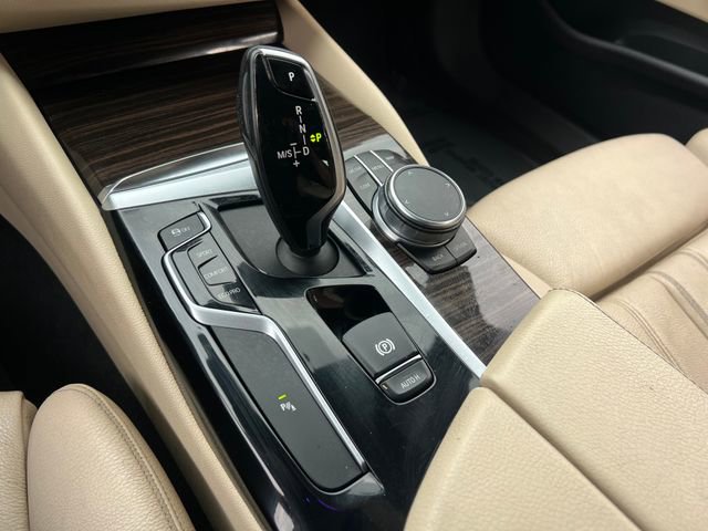 Used 2020 BMW 530i w/ Convenience Package image 26
