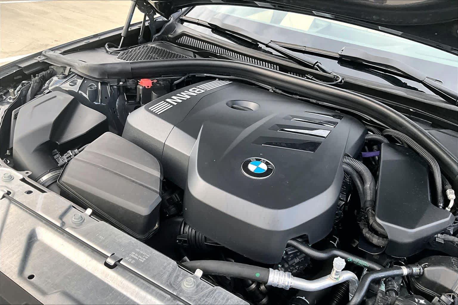Used 2025 BMW 330i Sedan w/ Premium Package RWD image 31
