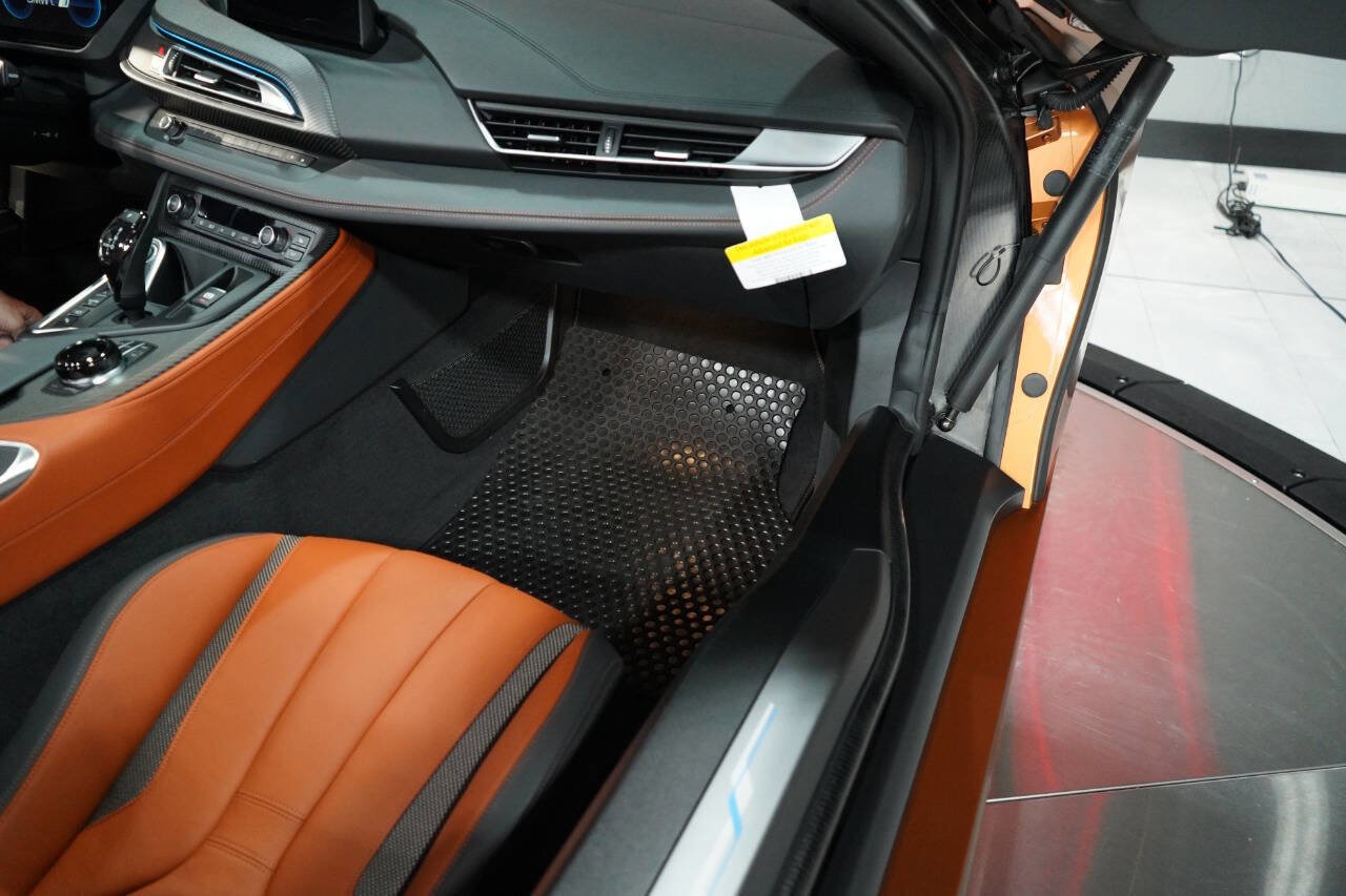 Used 2019 BMW i8 Roadster image 98