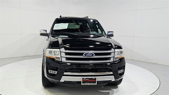 Used 2017 Ford Expedition Platinum RWD image 2