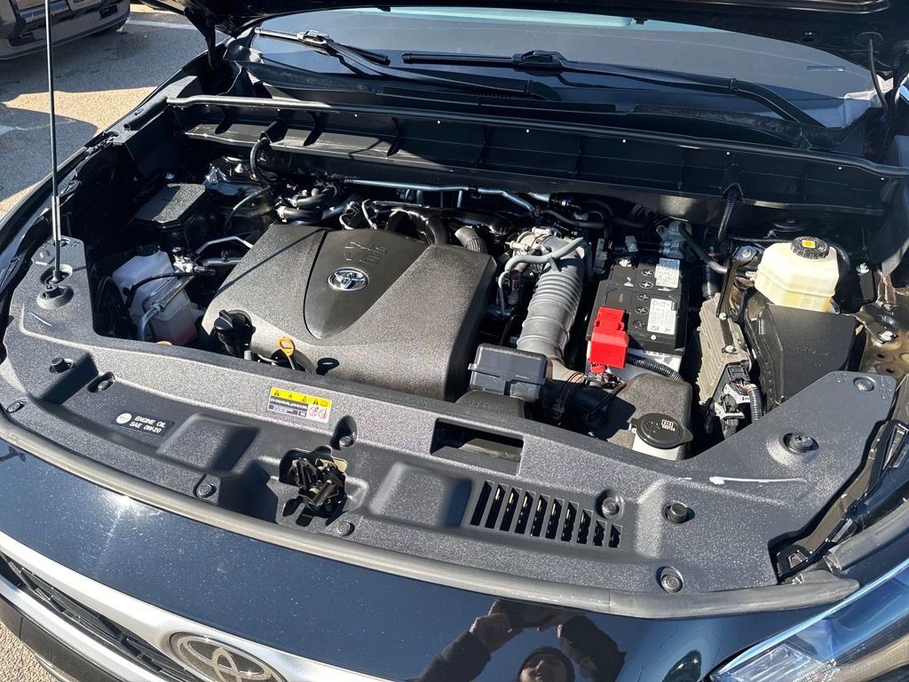 Used 2022 Toyota Highlander XLE image 47