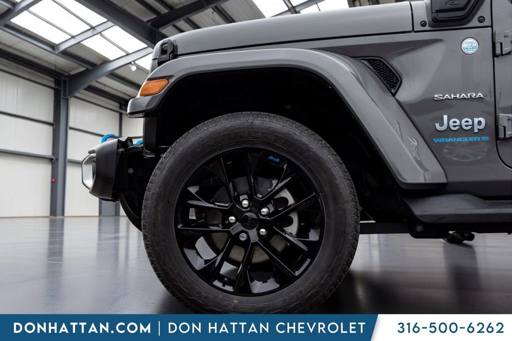 Used 2023 Jeep Wrangler Unlimited Sahara w/ Cold Weather Group AWD/4WD image 27