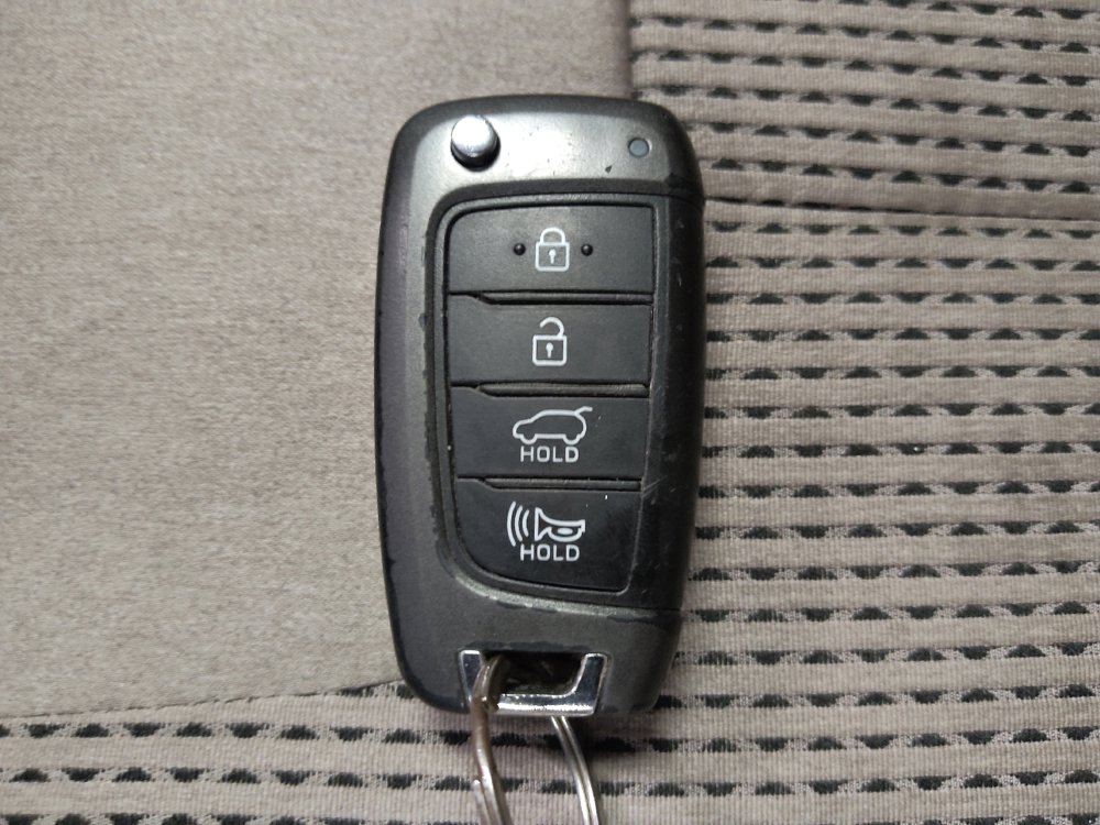 Used 2019 Hyundai Santa Fe SE image 32