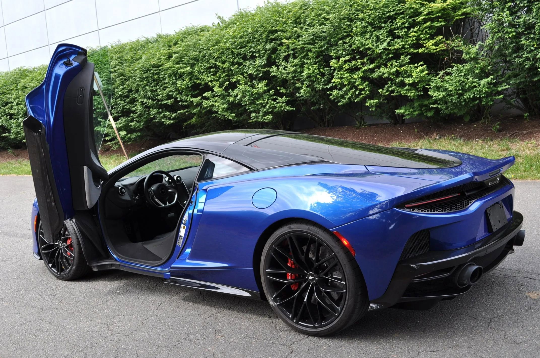 Used 2022 McLaren GT image 6