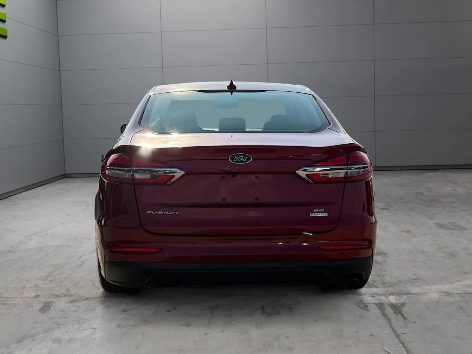 Used 2020 Ford Fusion SE FWD image 11