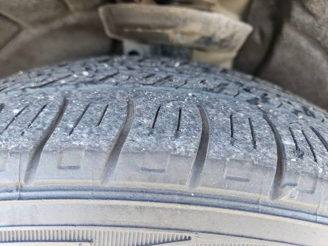 Used 2021 Chevrolet Equinox LT image 28