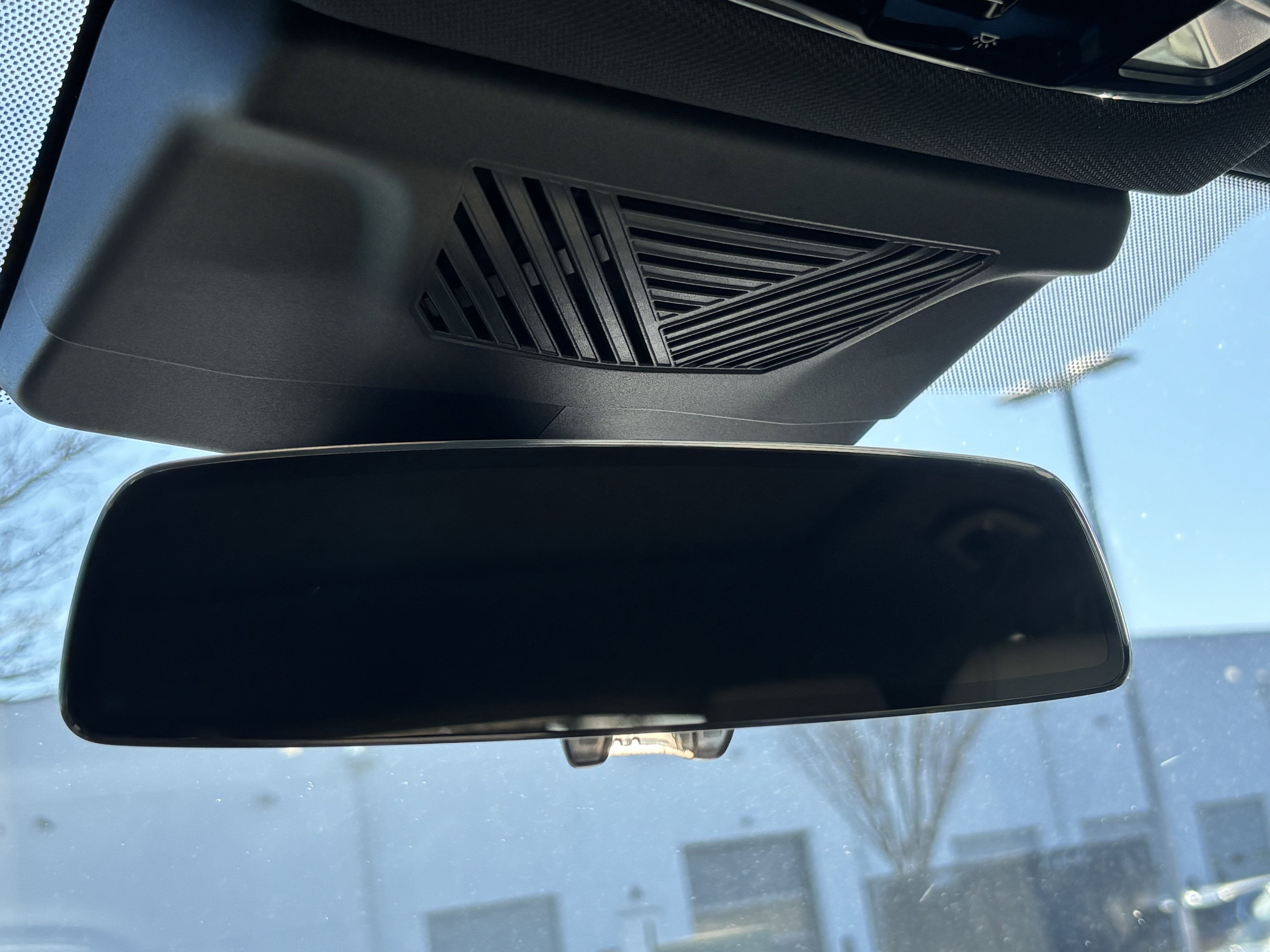 Certified 2025 BMW X1 xDrive28i w/ Convenience Package image 27