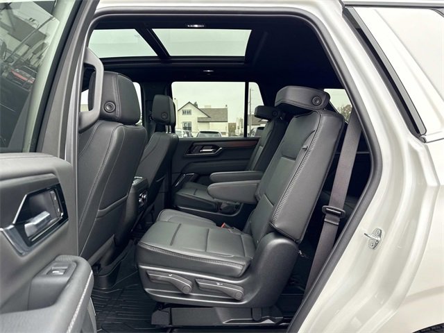 Used 2025 GMC Yukon Denali w/ Sun & Power Step Package image 12