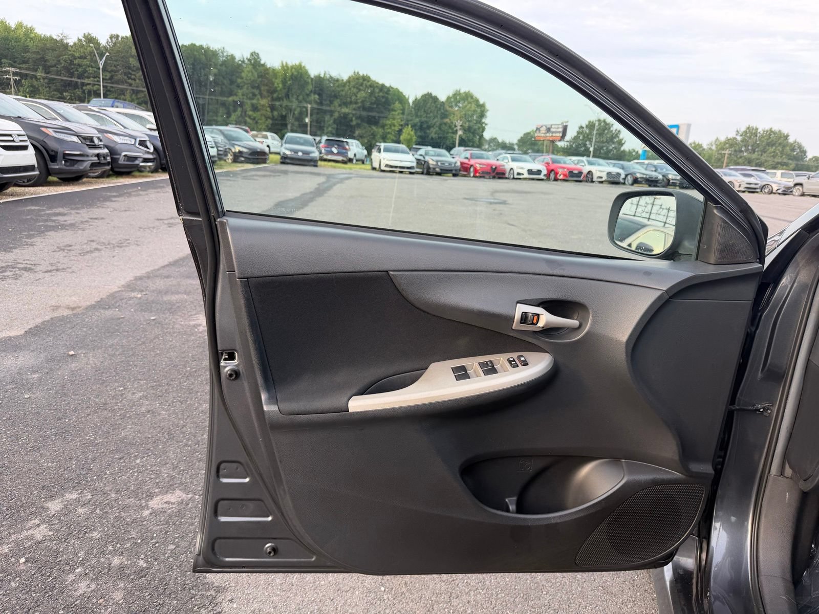 Used 2012 Toyota Corolla S FWD image 11