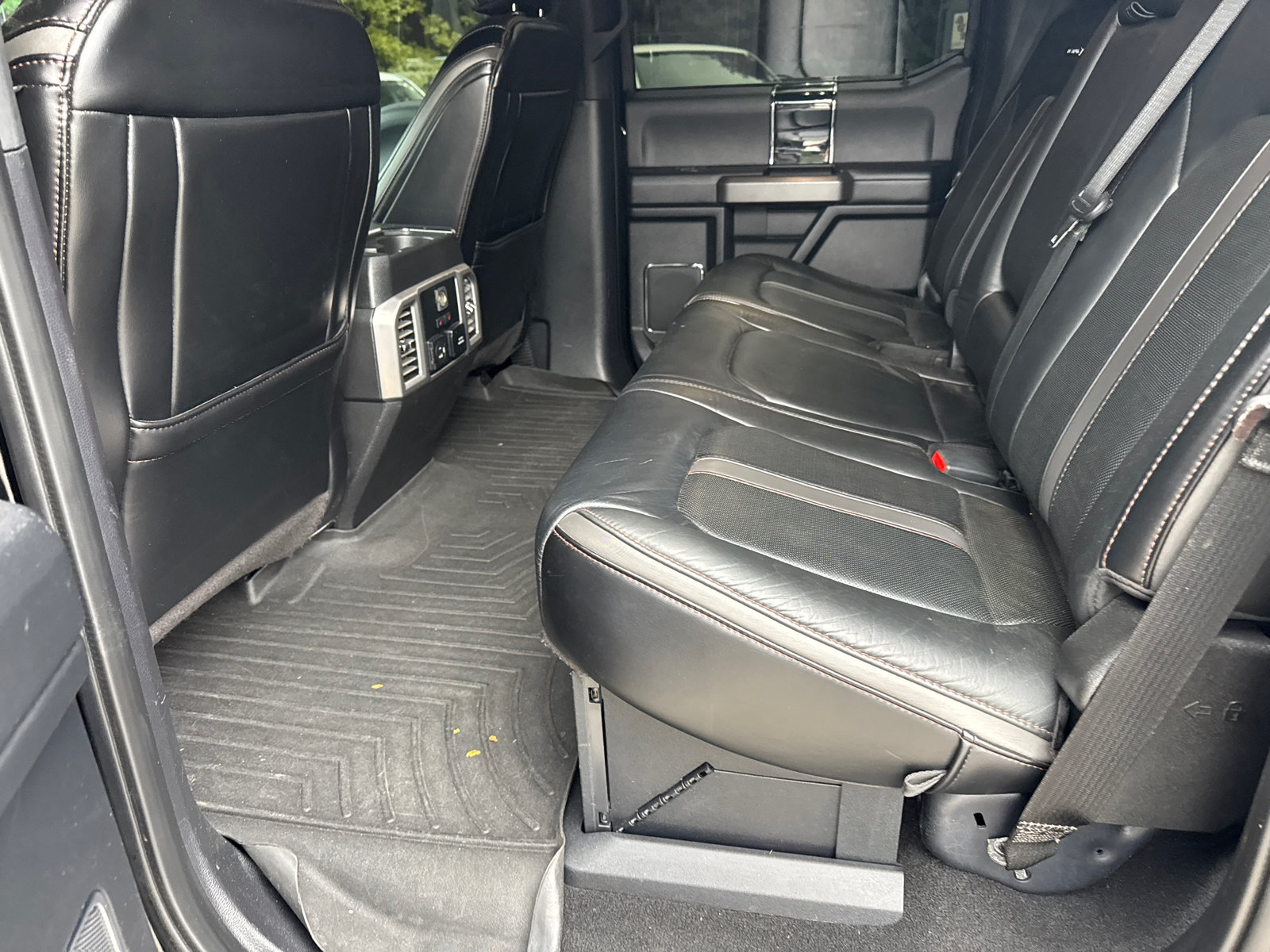 Used 2020 Ford F450 Platinum w/ FX4 Off-Road Package AWD/4WD image 20