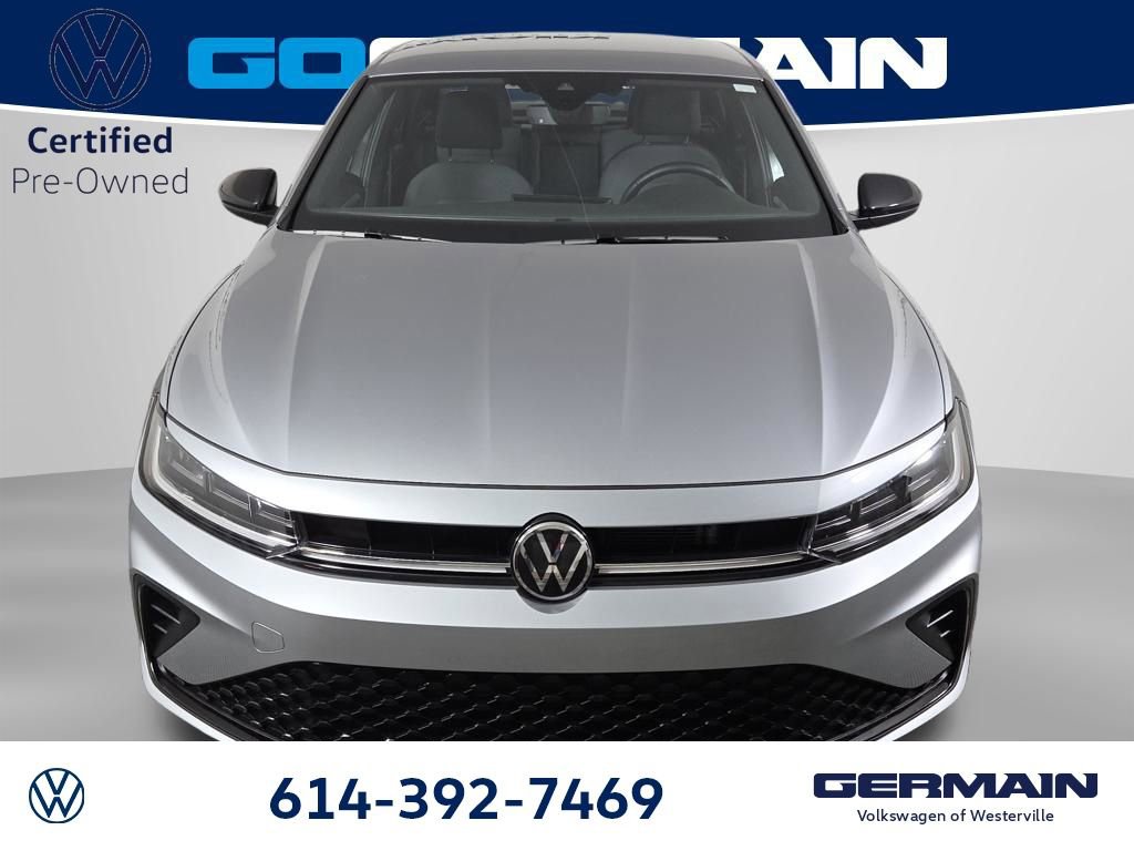 Used 2025 Volkswagen Jetta Sport image 3