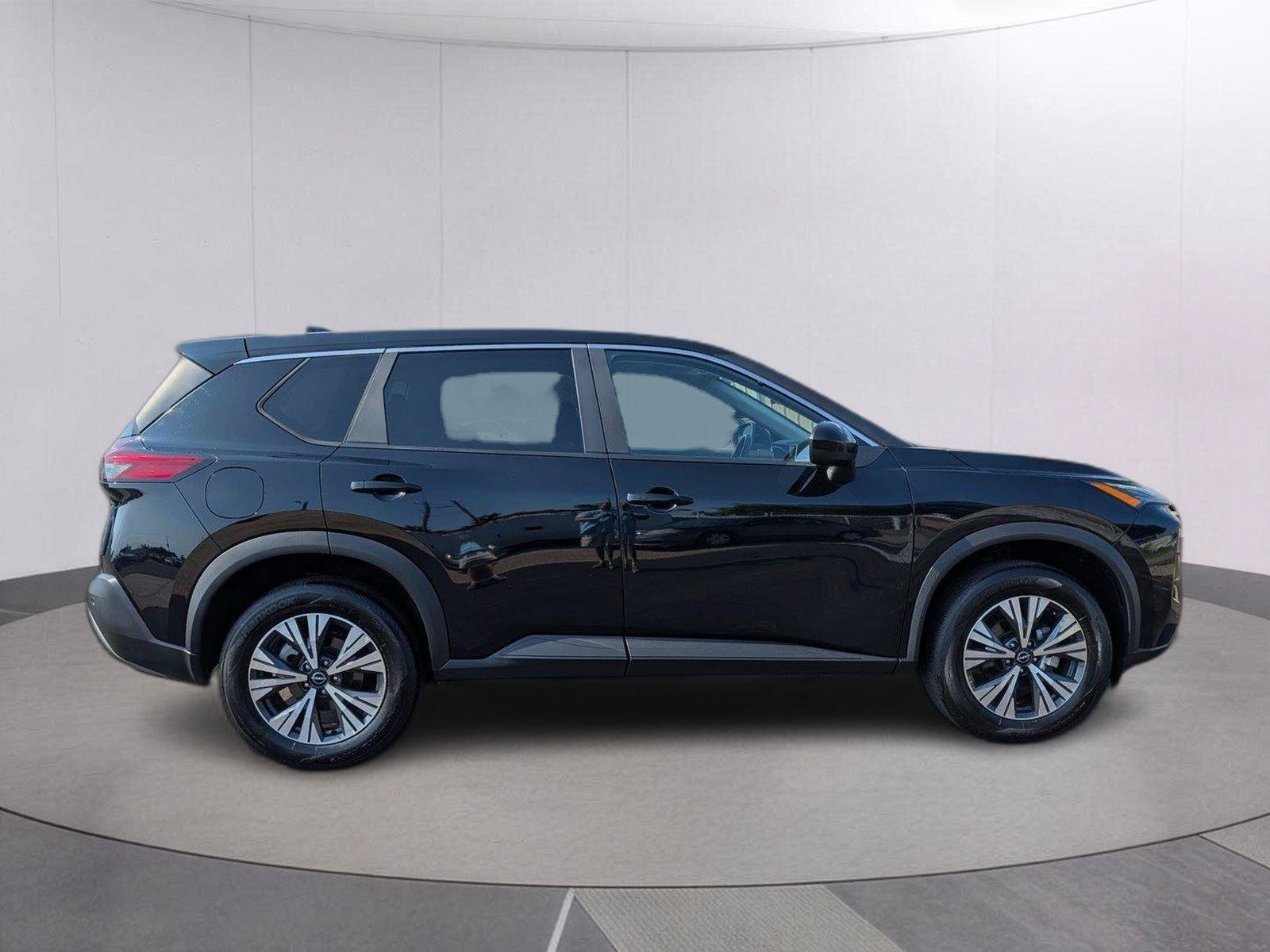 Used 2023 Nissan Rogue SV AWD/4WD image 6