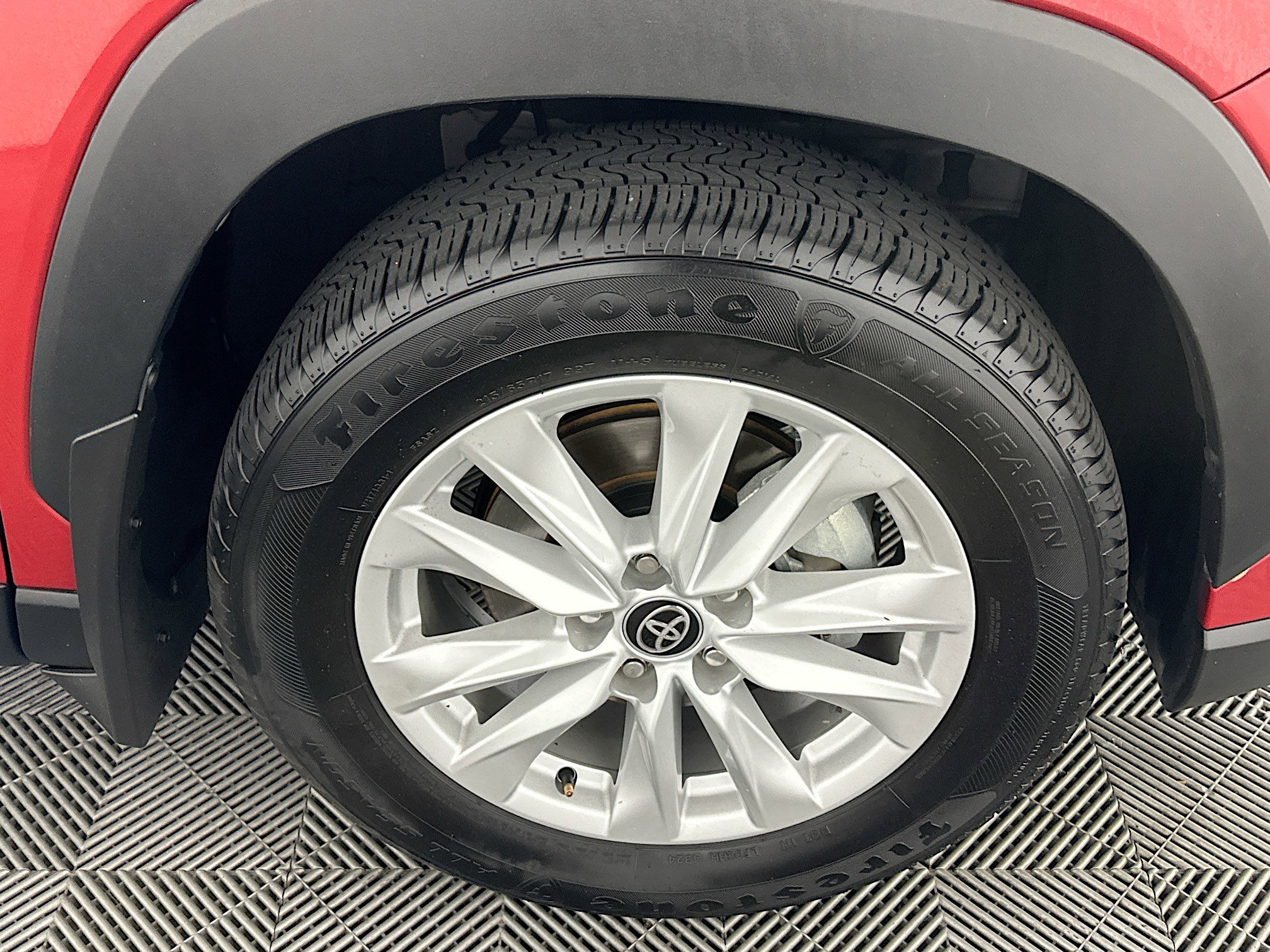 Used 2024 Toyota Corolla Cross LE w/ Moonroof Package image 11