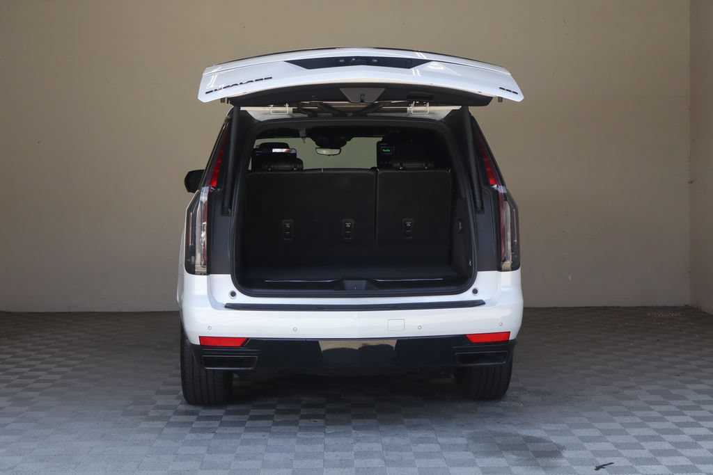 Used 2022 Cadillac Escalade Sport Platinum w/ LPO, ONYX Package AWD/4WD image 8