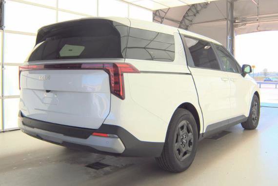 Used 2025 Kia Carnival FWD image 4