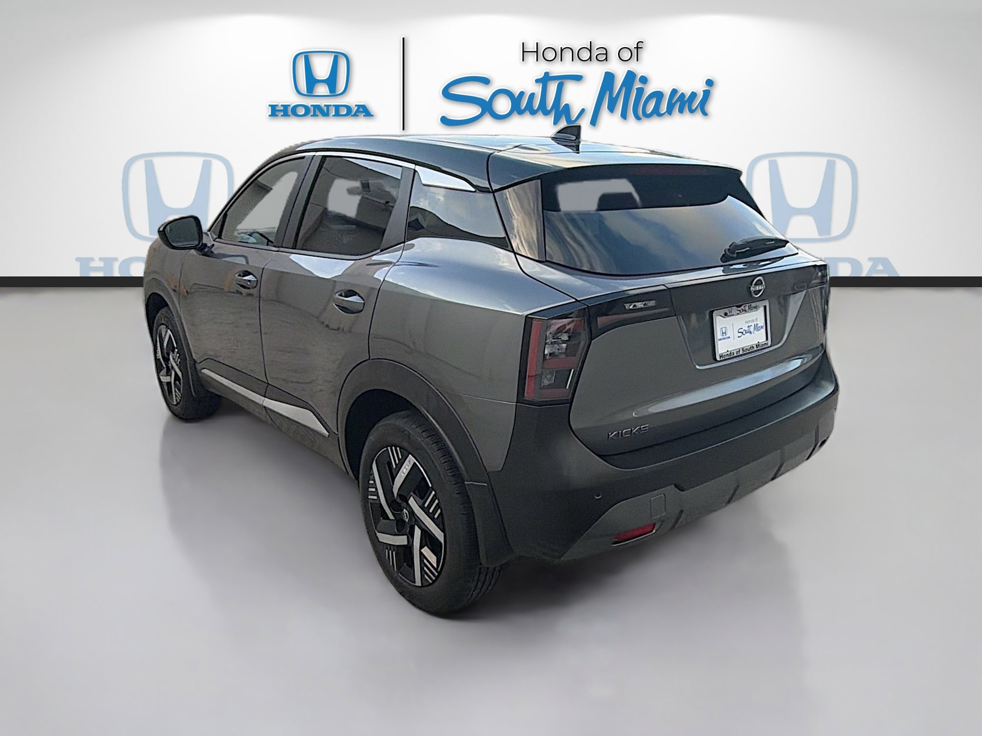 Used 2025 Nissan Kicks SV image 5