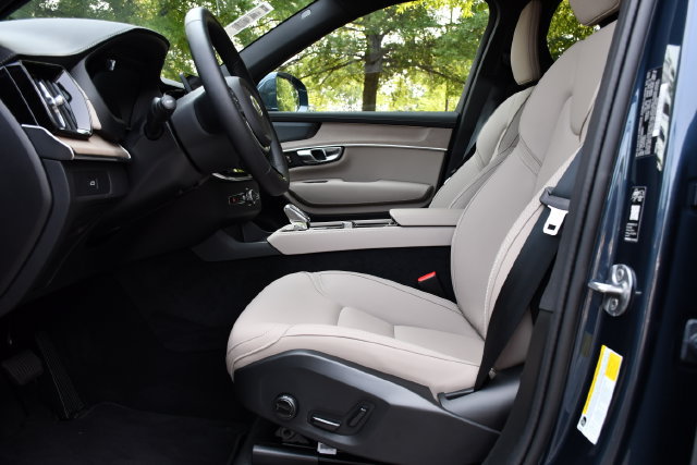 New 2026 Volvo XC90 B5 Plus w/ Protection Package Premier AWD/4WD image 14