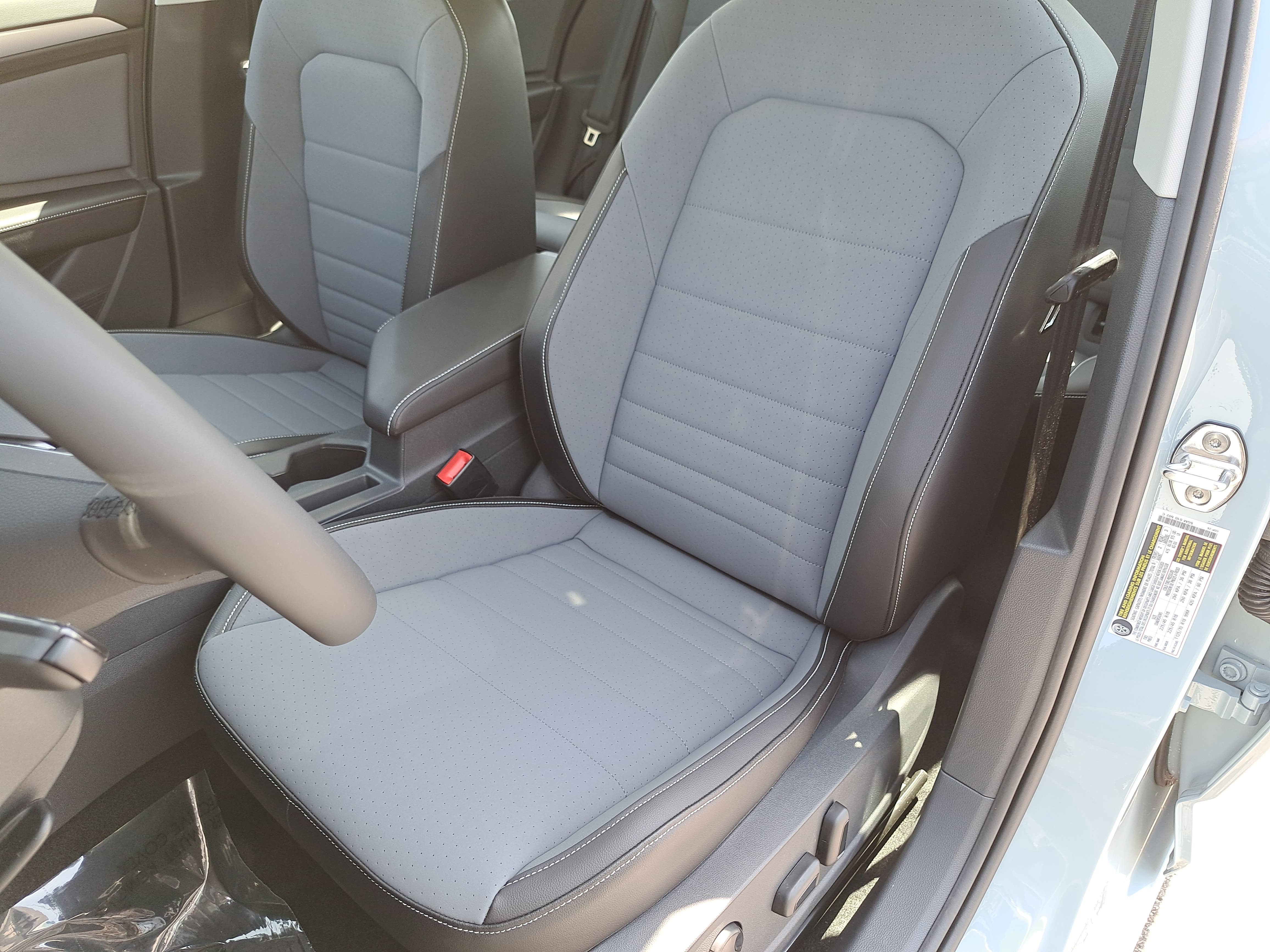 New 2026 Volkswagen Jetta SE FWD image 14