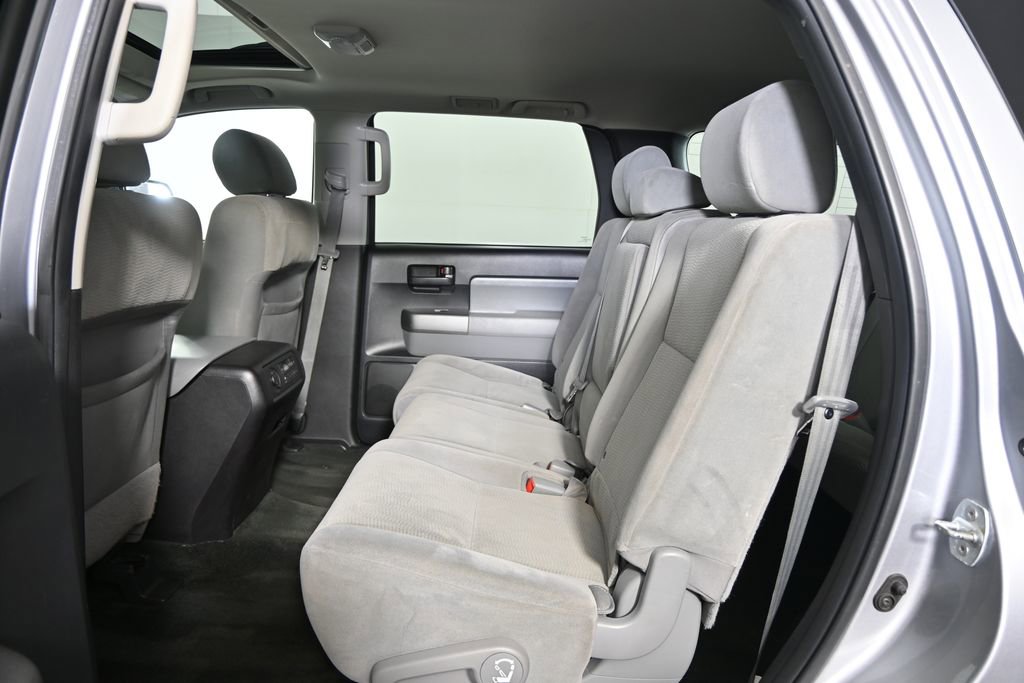 Used 2016 Toyota Sequoia SR5 AWD/4WD image 18