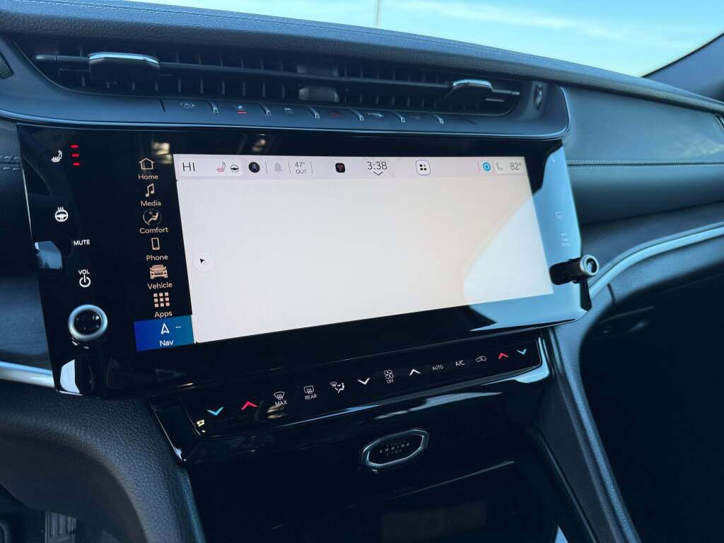 New 2026 Jeep Grand Cherokee Altitude image 33