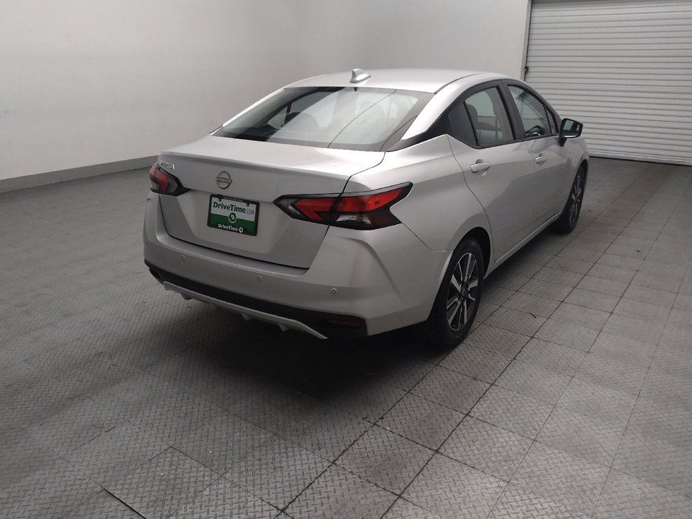 Used 2025 Nissan Versa SV FWD image 9