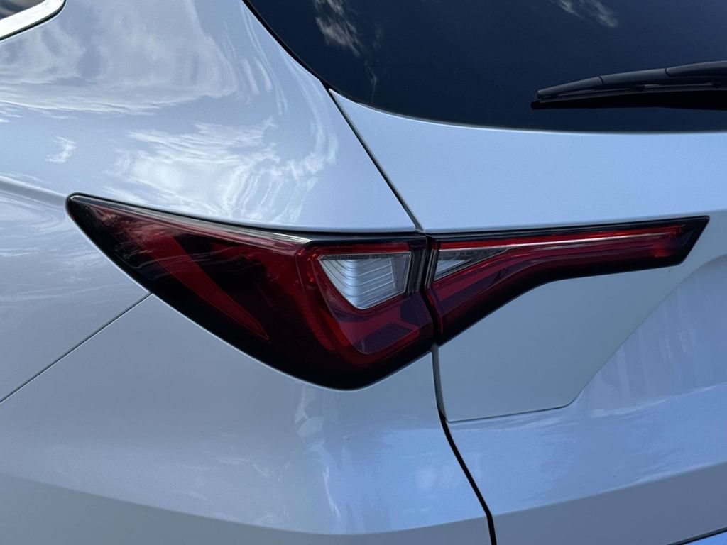 Certified 2023 Acura MDX SH-AWD w/ Technology Package image 9