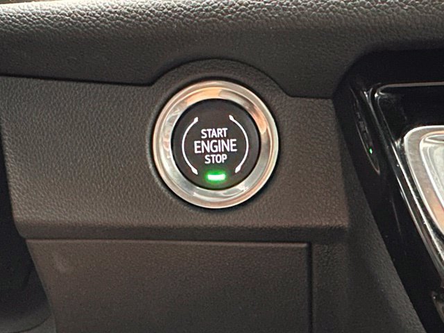 Used 2026 Chevrolet Traverse LT FWD image 12